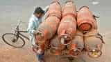 LPG gas cylinder refill booking: Cashback! Get Rs 50 discount - Here is how