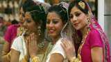 Gold Price Today 31-03-2021: Delhi spot prices fall further on Wednesday at Rs 45,800; MCX Gold down by Rs 177 Gold Price Today 31-03-2021: Delhi spot prices fall further on Wednesday at Rs 45,800; MCX Gold down by Rs 177