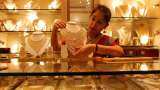Dhanteras 2021: Planning to buy gold or silver jewellery? Always check these basic factors Dhanteras 2021: Planning to buy gold or silver jewellery? Always check these basic factors