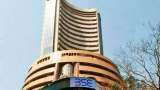 Share Bazaar Live: Indices Trade In The Red Amid Volatility, Nifty gives up 16,550, Sensex falls 400 points