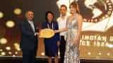 Michelle Poonawalla receives the coveted Shiromani Award at NRI World Summit 2022, United Kingdom.