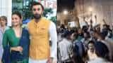 Ranbir Kapoor, Alia ‘Stopped’ From Entering Ujjain Temple Ranbir Kapoor, Alia ‘Stopped’ From Entering Ujjain Temple