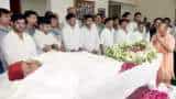 UP CM Yogi Aditynath Reaches Saifai To Pays Tribute Mulayam Singh Yadav