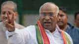 Gujarat Election 2022: Congress President M. Kharge Targets PM Modi Said, &#039;He Gains Sympathy By Calling Himself Poor&#039;