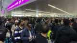 Aapki Khabar Aapka Fayda: Delhi Airport 'Resembles Fish Market'; Passenger Traffic Crosses 4-Lakh Mark Aapki Khabar Aapka Fayda: Delhi Airport 'Resembles Fish Market'; Passenger Traffic Crosses 4-Lakh Mark