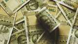 Rupee moves in narrow range against US dollar in early trade today
