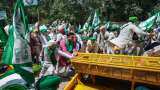Wrestlers Protest: Farmers Break Through Barricades To Join Protest Wrestlers Protest: Farmers Break Through Barricades To Join Protest