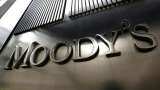 Moody&#039;s downgrades US banks, warns of possible cuts to others