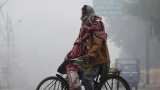 Delhi: Overall AQI persists in &#039;Very Poor&#039; range, thick fog shrouds India Gate