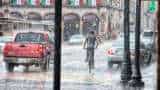 Heavy downpour and waterlogging haunt Kerala capital, IMD revises rain updates Heavy downpour and waterlogging haunt Kerala capital, IMD revises rain updates