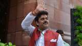 Lok Sabha Election Results 2024: Bhojpuri star Ravi Kishan leads, Dinesh Lal Yadav Nirahua &amp; Pawan Singh trail behind