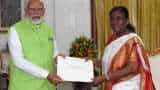 17th Lok Sabha Dissolved: PM Narendra Modi submits resignation to President, can he take oath as Prime Minister for the third time? 17th Lok Sabha Dissolved: PM Narendra Modi submits resignation to President, can he take oath as Prime Minister for the third time?