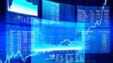 FINAL TRADE: Nifty, Sensex retreat from record highs dragged by IT stocks FINAL TRADE: Nifty, Sensex retreat from record highs dragged by IT stocks