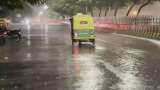 146 roads blocked in Himachal amid heavy rains, Met sounds yellow alert