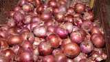 Onion prices soar across markets in Delhi, Mumbai, Lucknow leaving consumers in distress Onion prices soar across markets in Delhi, Mumbai, Lucknow leaving consumers in distress