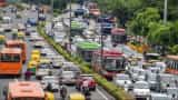 Massive traffic jam at Ghazipur border, commuters share grievances