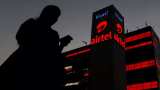 Pastel&#039;s Singtel offloads Bharti Airtel shares worth $1 billion in block deal; stock slips 2.6%