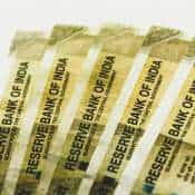 Rupee hits all-time low of 84.50 against the US dollar amid market volatility