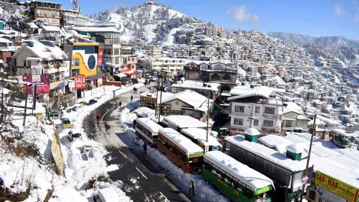 Snowfall in Shimla: Check out these beautiful pictures of city; they will simply awe you