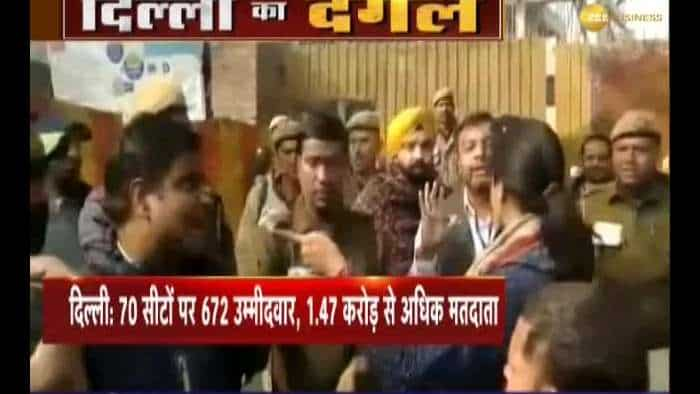 Delhi Election 2020: Alka Lamba attempts to slap AAP worker