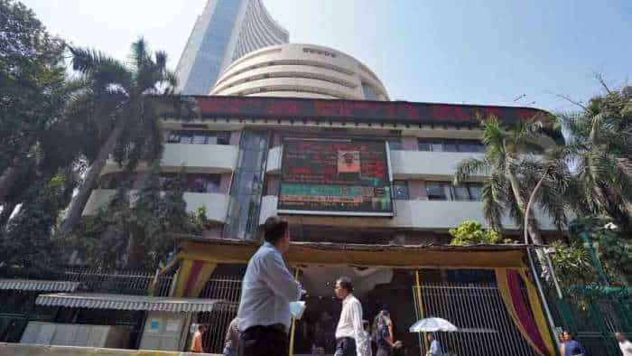 Dalal Street Corner: After 3 back-to-back weak sessions, indices end higher by 0.5-1% this week; what should investors do?
