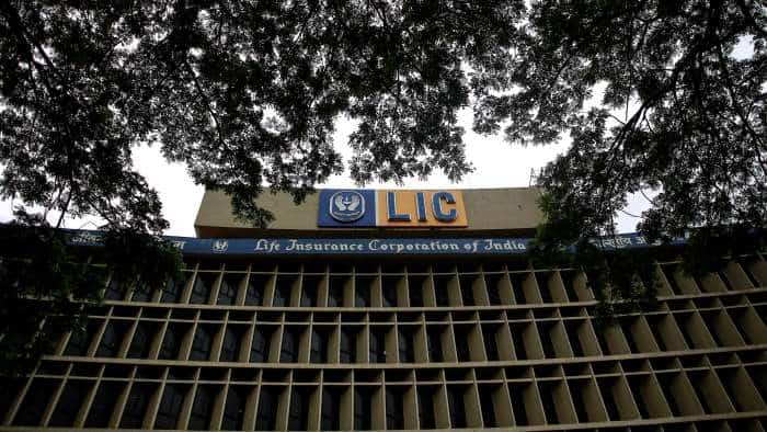 LIC offloads 2% stake in this blue chip company, stock slides - Details 
