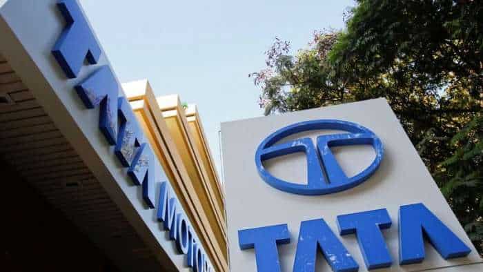 Will passenger vehicles&#039; price hike bring cheer to Tata Motors investors in 2023? Check share price target