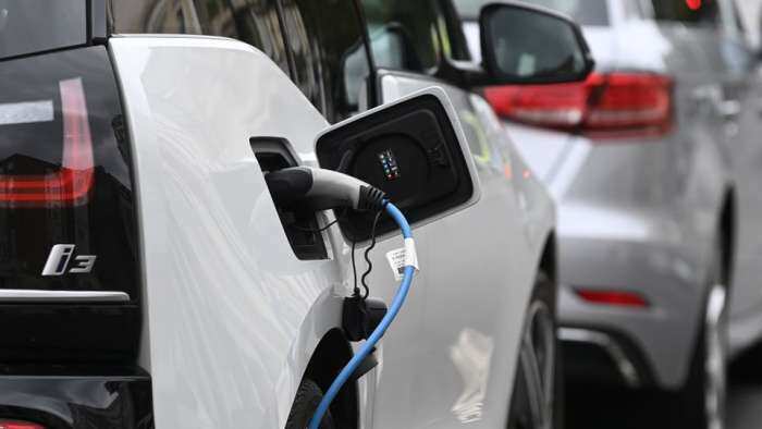 Govt sanctions Rs 800 crore for installing 7,432 EV fast charging stations