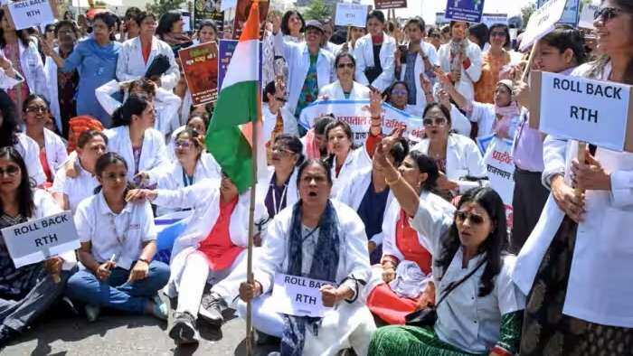India 360: Why Are Private Hospital Doctors In Rajasthan Against Ashok Gehlot’s Right To Health Bill?