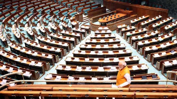 In Pics: PM Modi&#039;s surprise visit to new Parliament building