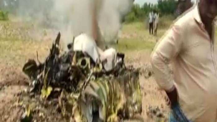 Indian Air Force&#039;s trainer aircraft crashes in Karnataka, pilots eject safely