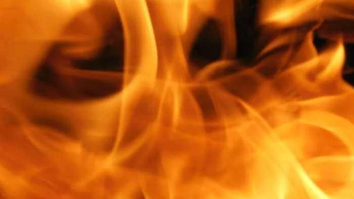Level 3 fire breaks out in Mumbai&#039;s Zaveri Bazar area
