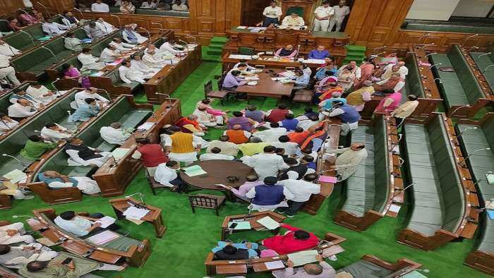 Tremendous uproar in Bihar Assembly!