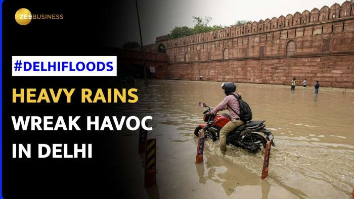 Delhi streets submerged in water due to rise in Yamuna water level