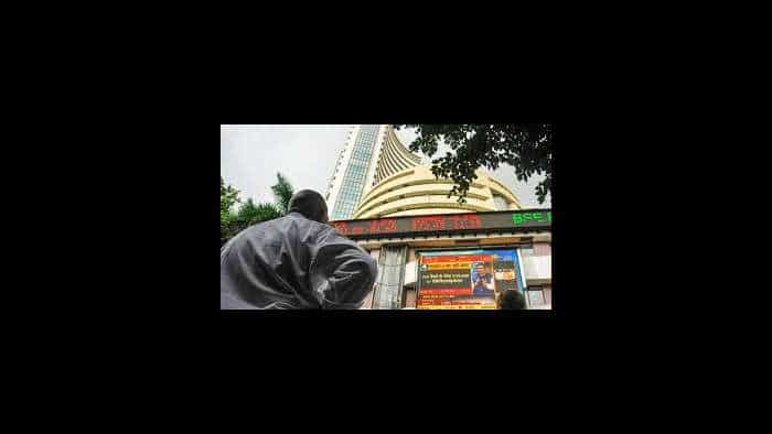 Final Trade: Stock market slipped on the first day of the week, Sensex closed down 300 points, ITC fell 4%