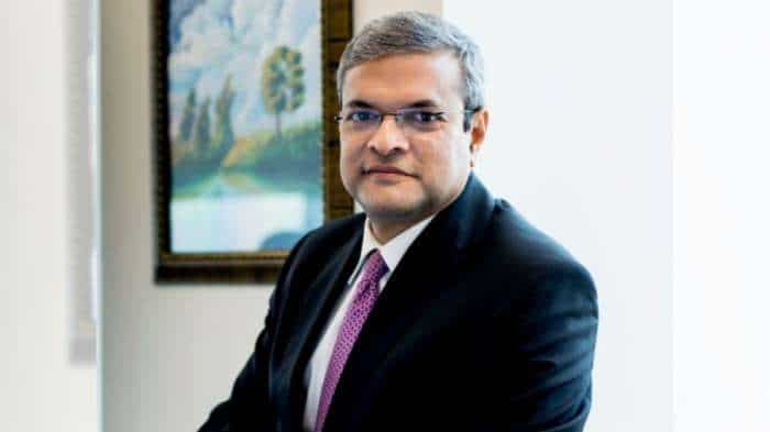https://www.zeebiz.com/companies/news-icici-lombard-ceo-bhargav-dasgupta-resigns-news-today-255265