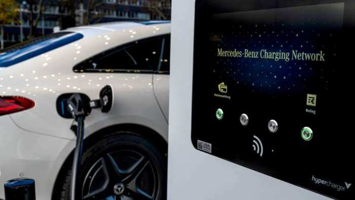 Mercedes-Benz inaugurates first German charging hub in Mannheim