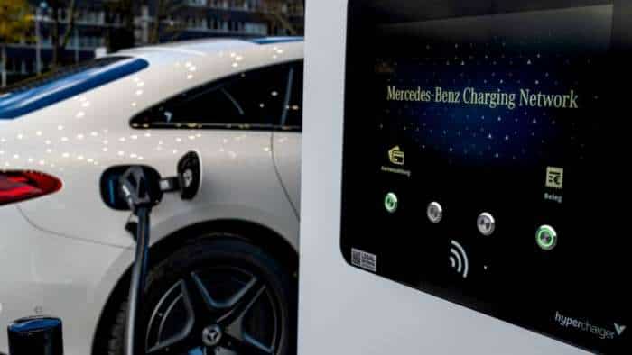  Mercedes-Benz inaugurates first German charging hub in Mannheim 