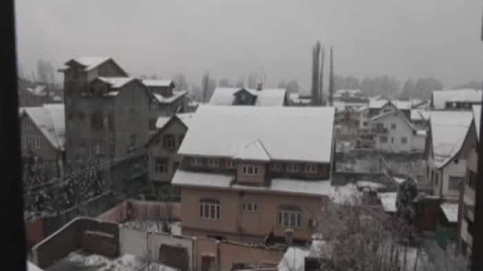  Fresh snowfall in higher reaches of Kashmir Valley  