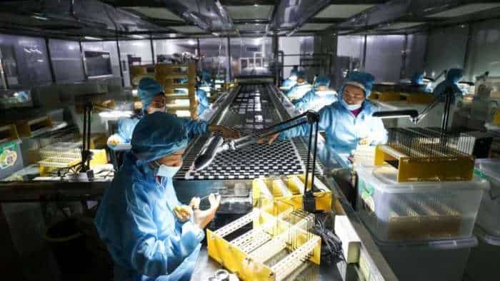  China's factories fall deeper into contraction, more policy support expected 