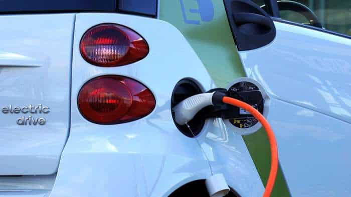  EV Technicians and Maintenance: Growing need for skilled EV service personnel 