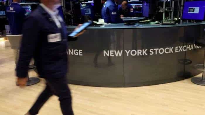  Dow rallies to year's highest close, caps blockbuster month 