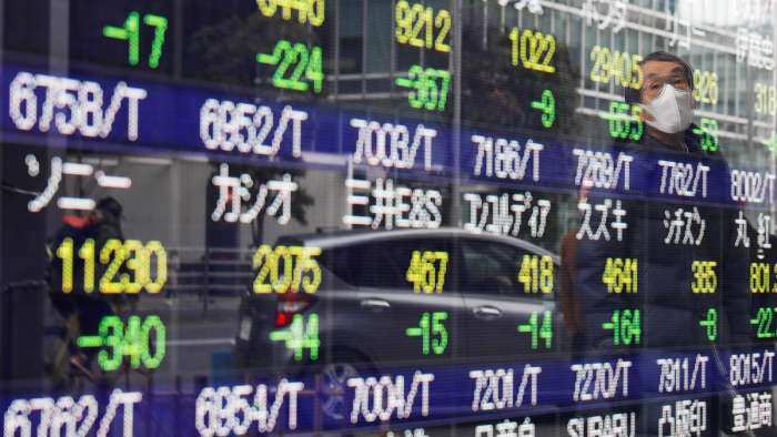 Asian markets news: Stocks gain as lower bond yields buoy tech; oil sags