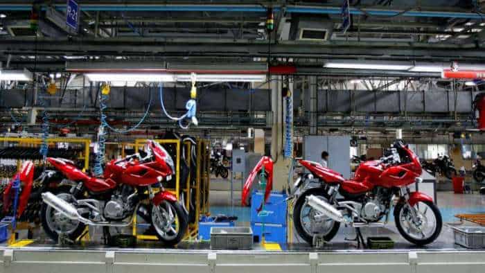  Bajaj Auto slips nearly 4% on last day of automaker's buyback offer 