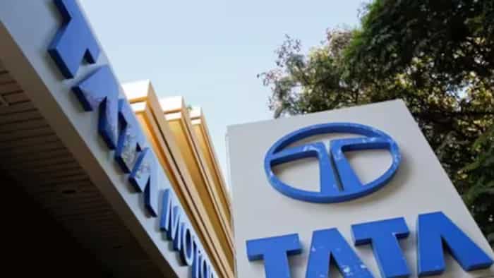  Tata Motors stock breaches Rs 1,000 after the demerger announcement; stock jumps around 5% 