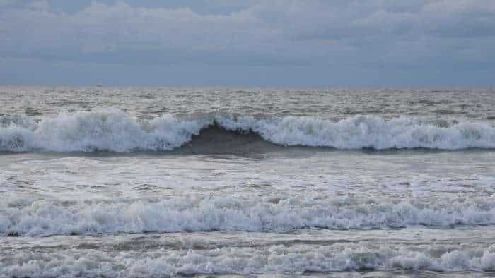BMC-IMD alert: High swell spring-tide waves to hit Mumbai in next 36 hrs