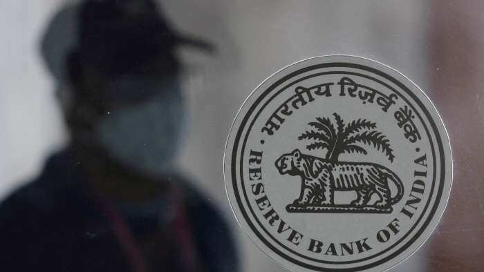 RBI asks NBFCs to stick to gold loan cash payment of Rs 20,000 ceiling 