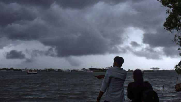 Delhi-NCR rain update today: IMD predicts light to moderate rain 