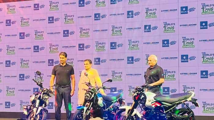 Bajaj Auto launches world&#039;s first CNG bike, Freedom 125 with running cost of 1 rupee per kilometer
