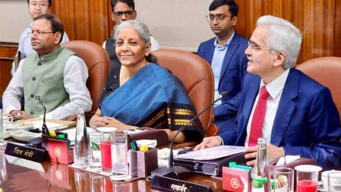 https://www.zeebiz.com/economy-infra/news-post-budget-meeting-fm-nirmala-sitharaman-addresses-rbi-directors-307532